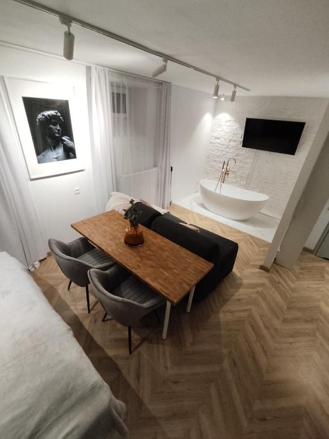 Apartment Munn 1 *